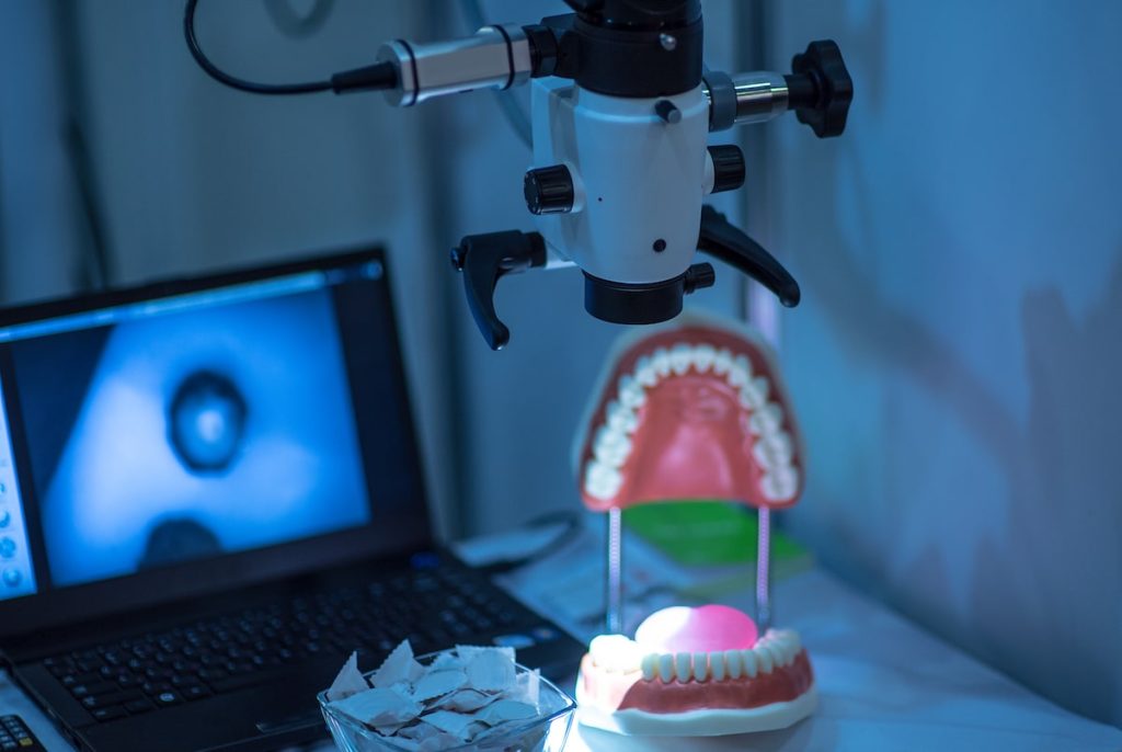 Microscopic Dentistry A Practical Guide for Miami Residents